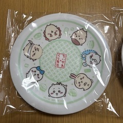 ちいかわお皿2種類　✖️　くら寿司の画像