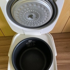 EJ620番 アイリスオーヤマ ジャー炊飯器 KS-RC21M10-Wの画像