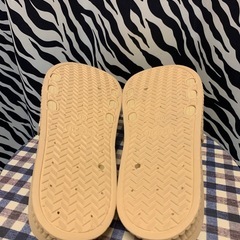 【新品】ビジューサンダル ホワイト Mサイズの画像