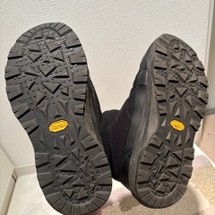 ノースフェイス ヌプシブーティー ウールVショート 黒の画像