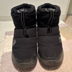 ノースフェイス ヌプシブーティー ウールVショート 黒の画像