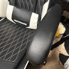 ゲーミングチェアの画像