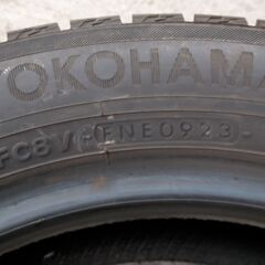 極上２０２３年ヨコハマ冬タイヤ工賃込み１５５／６５Ｒ１４　４本セットの画像