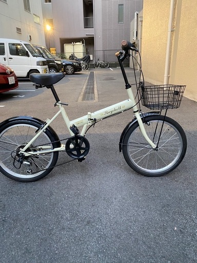 20インチ折りたたみ自転車。6段変速付き。美品。長持ち重視で仕上げてます。防犯登録も込みの価格なので、譲渡証明とか手間など一切なく、こちらで全ての手続きが完了するので、楽チンですよ