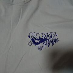 □　Tシャツ　レディース　｢BROOKLYN THE BIG APPLE｣のロゴ　サイズ : M　　RODEO CROWNS WIDE BOWL　の画像