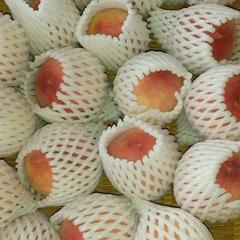 桃🍑二個入り　350円～の画像
