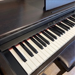 値下げ交渉可能　現金支払い可　ピアノ　 電子ピアノ　YAMAHA ヤマハ　YDP-201   88鍵の画像