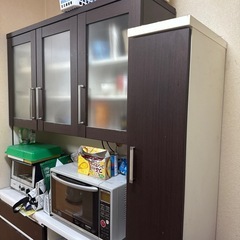 食器棚の画像