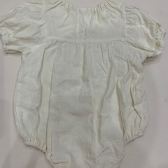 女の子用　80 ロンパース　刺繍の画像