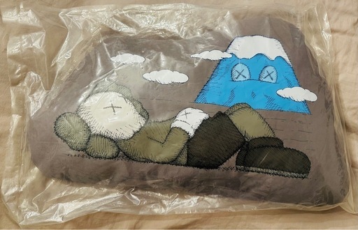 未開封【KAWS】KAWS HOLIDAY JAPAN 日本限定　クッション