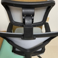 【受付終了】オフィスチェア(ヘッドレスト付、メッシュ、水色)の画像