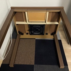 コタツ付きテーブルの画像