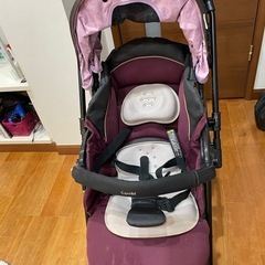 コンビ　ベビーカーの画像