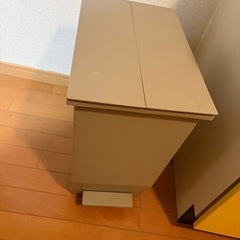 ゴミ箱の画像