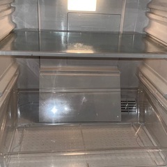 シャープ冷蔵庫SJ-714-W
の画像