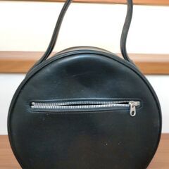 【中古品】ラウンド型合成皮革バッグ　丸型バッグの画像