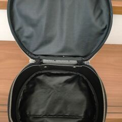 【中古品】ラウンド型合成皮革バッグ　丸型バッグの画像