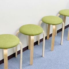 ❗️商談中❗️【8月末撤退】貸し会議室の備品一式まとめてお譲りします【テーブル・イス・ホワイトボードなど／引き取り限定】の画像