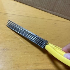 【受渡先決定済】シュレッダーハサミ　5枚刃　ストレートカットの画像