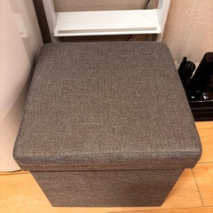 座れるペットハウスの画像