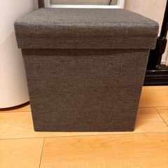 座れるペットハウスの画像