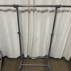 衣類ラックの画像