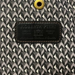 ロベルタピエリ　黒トートバッグの画像