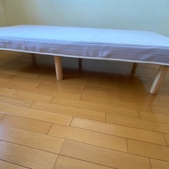脚付きマットレス　シングルベッドの画像