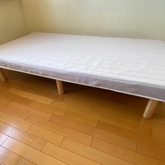 脚付きマットレス　シングルベッドの画像