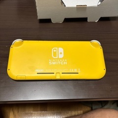 Switch lite イエローの画像