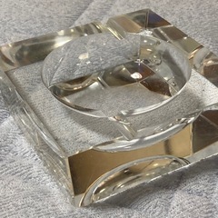 ガラスの小物入れ　小さめ　四角　灰皿　中古の画像