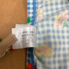 ハイビスカス水色チェック水着の画像