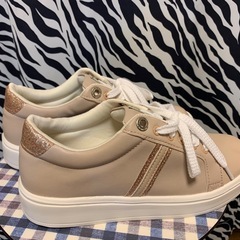【新品】a.v.v アー・ヴェ・ヴェ　スニーカー Lサイズ ベージュ×ゴールドグリッターの画像