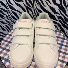 【新品】EDWIN レディース スニーカー 23cmの画像