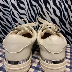 【USED】レディース スニーカーMサイズ ホワイトの画像