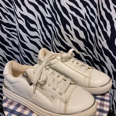 【USED】レディース スニーカーMサイズ ホワイトの画像