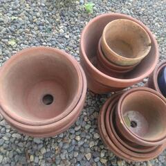 植木鉢　陶器　あげます。引き取りお願いします。の画像