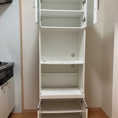 食器棚の画像