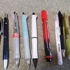 文房具たくさんの画像