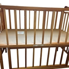 木製ベビーベッド　マットレス付きの画像