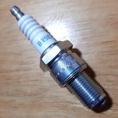 GPZ750ターボ RZ250R TZR250 RGV250γ 他　NGK BR9ES 新品未使用 2本セットの画像