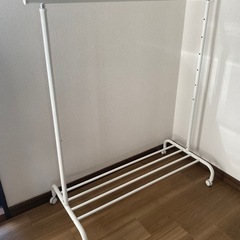 IKEA RIGGA ハンガーラック ホワイトの画像