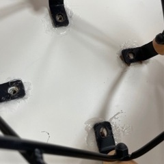キッズテーブル、イームズ風チェア2脚の画像