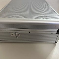 アルミケース　工具箱　穴空いてますの画像