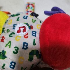 【お取引中】はらぺこあおむし チャイルドシート に付けるおもちゃの画像