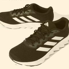 adidas軽量スニーカー👟の画像