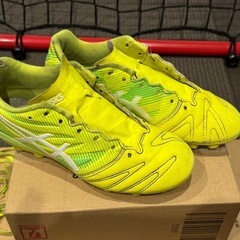 完売カラーULTREZZA 3 JR GS ジュニア サッカースパイク21.0の画像