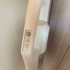 掃除機 美品　サイクロンスティッククリーナー SCD-182P-CW 電源方式 アイリスオーヤマの画像