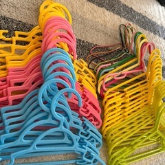 子ども服用ハンガー　49本の画像