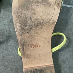zara サンダルの画像